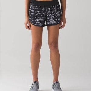 Lululemon Tracker Short IV (4-way Stretch 4") - Size 8
